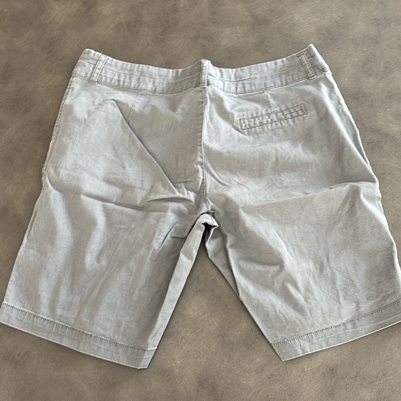 Cotton On Light Gray Shorts - Picture 2 of 8